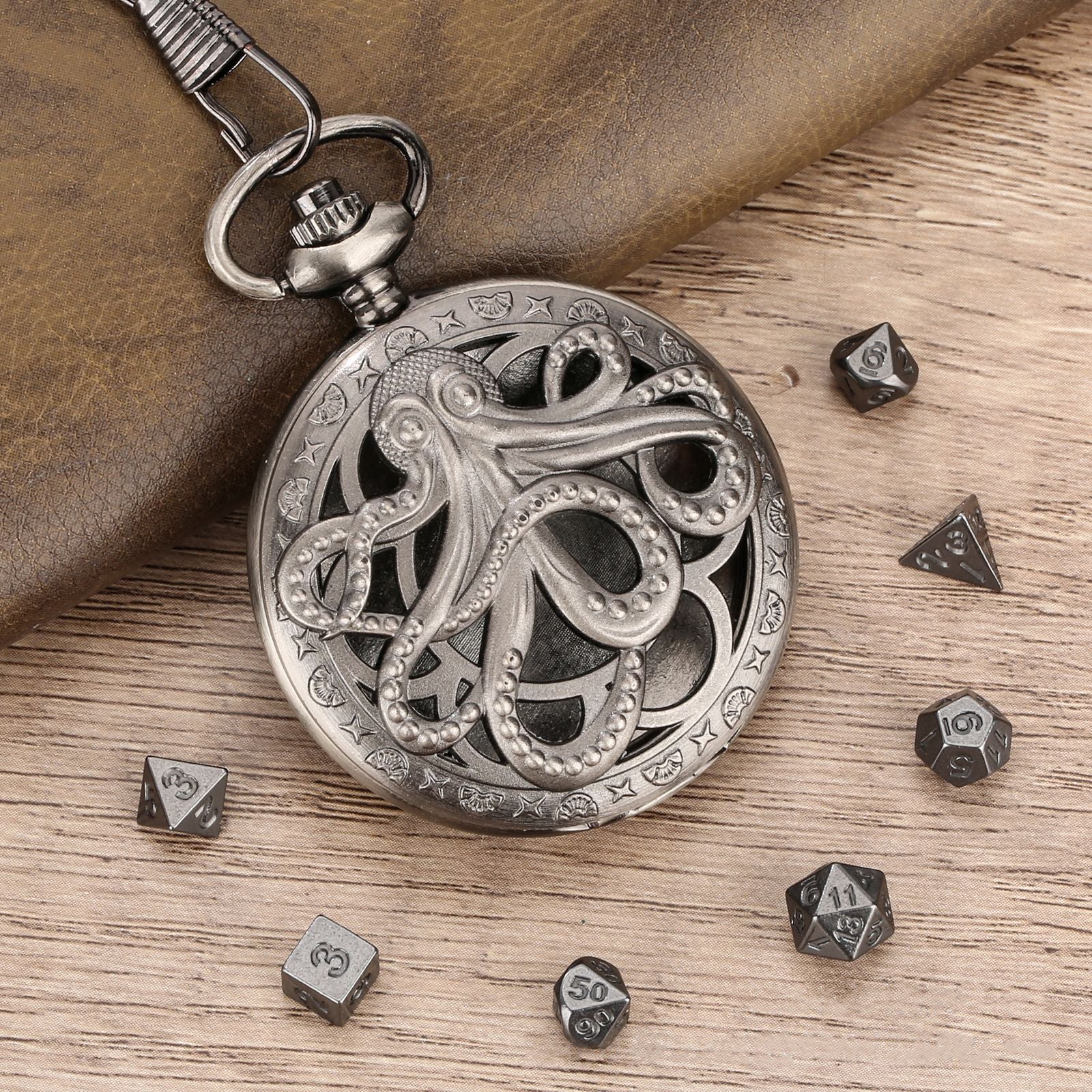 Würfel Taschenuhr - Octopus Design | inkl. 7 teiliges Mini Metallwürfelset