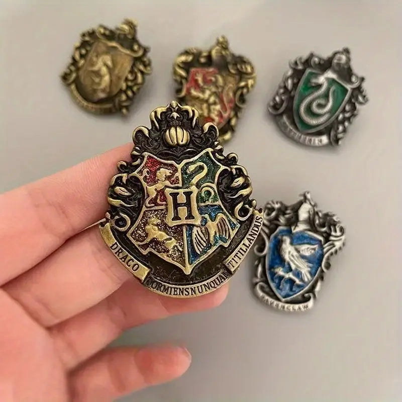 Hogwarts Hausanstecker | Gryffindor, Slytherin, Hufflepuff oder Ravenclaw Brosche