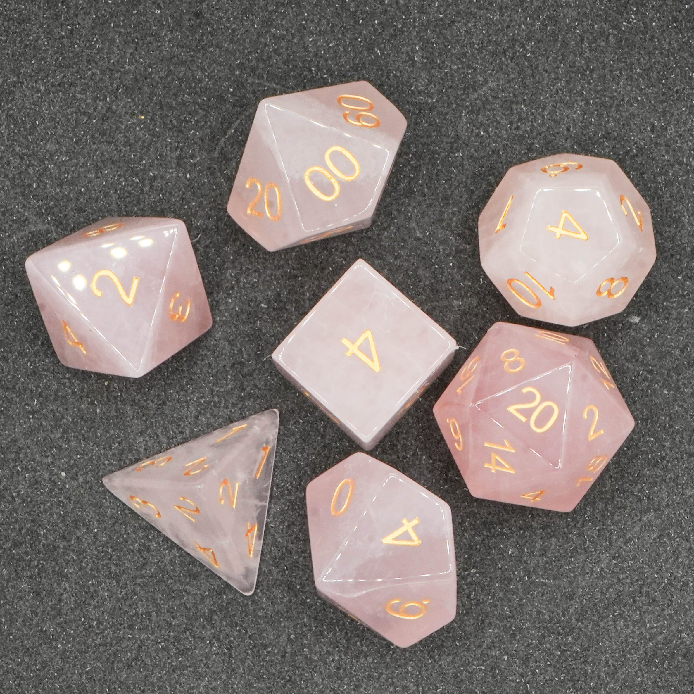 Rosenquarz Gemdice Set - Edelsteinwürfel | 7-teiliges Premium Würfelset mit Würfelbeutel