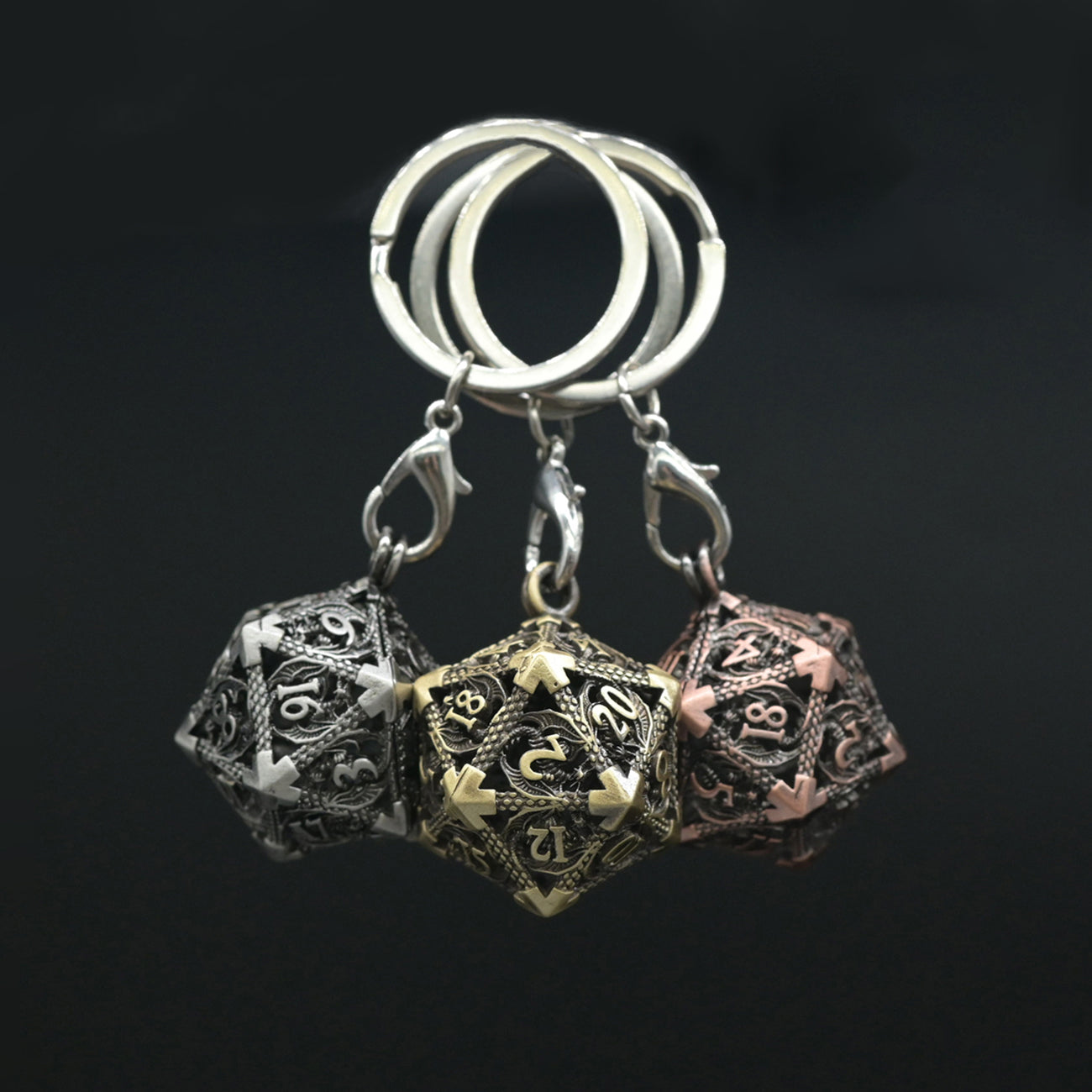 D20 Schlüsselanhänger - Keychain | Mit 7 Würfeln | verschiedene Farben