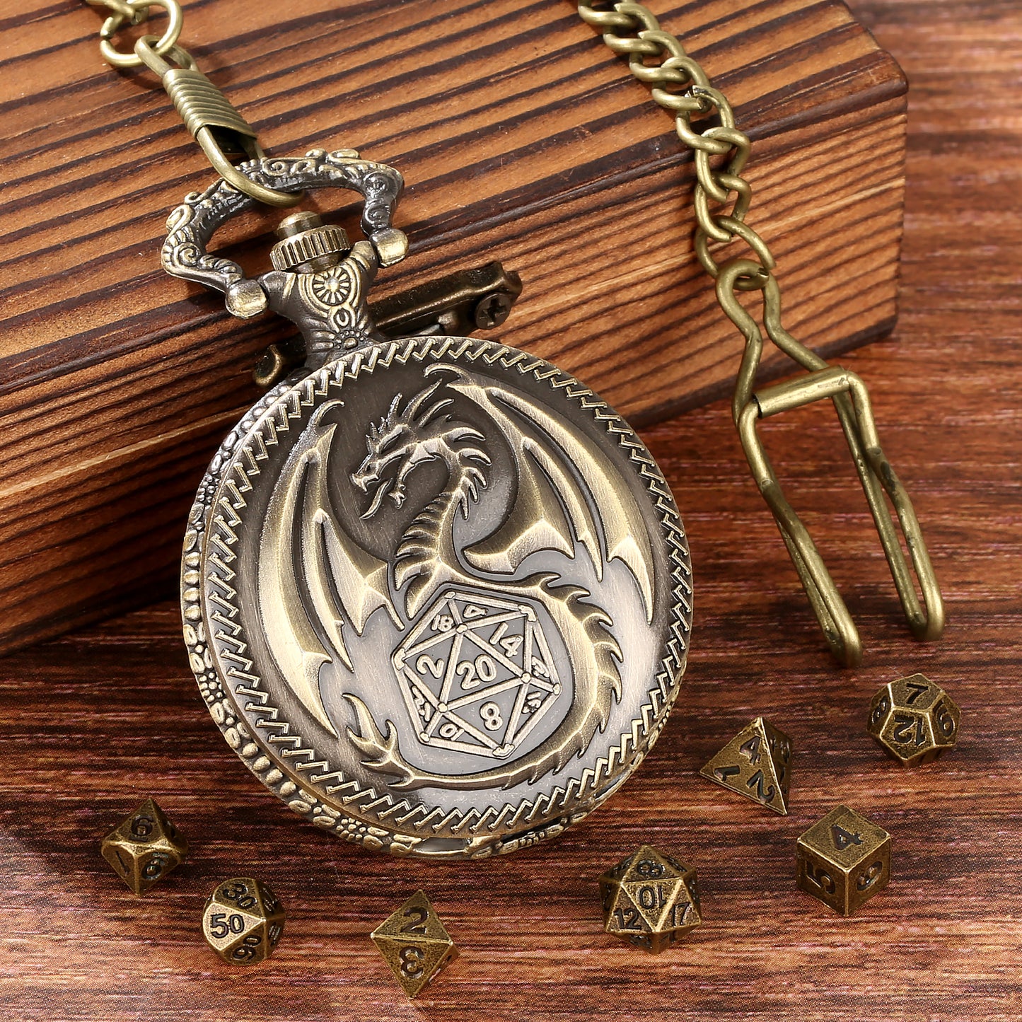 Nat20 Dragon - Würfel Taschenuhr | inkl. 7 teiliges Mini Metallwürfelset