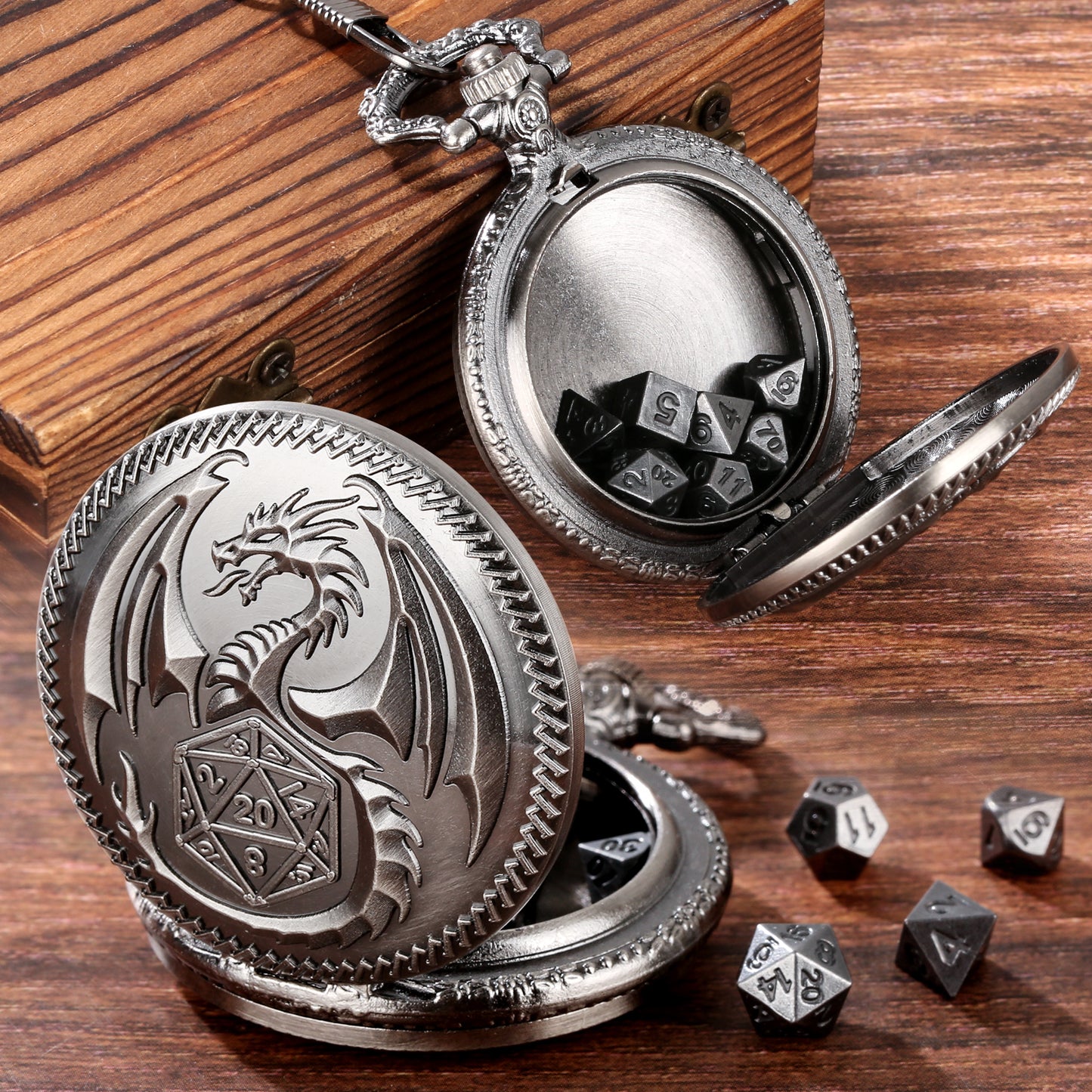 Nat20 Dragon - Würfel Taschenuhr | inkl. 7 teiliges Mini Metallwürfelset