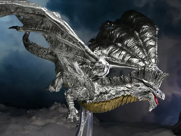 Adult Silver Dragon - D&D Icons of the Realms Premium Figure