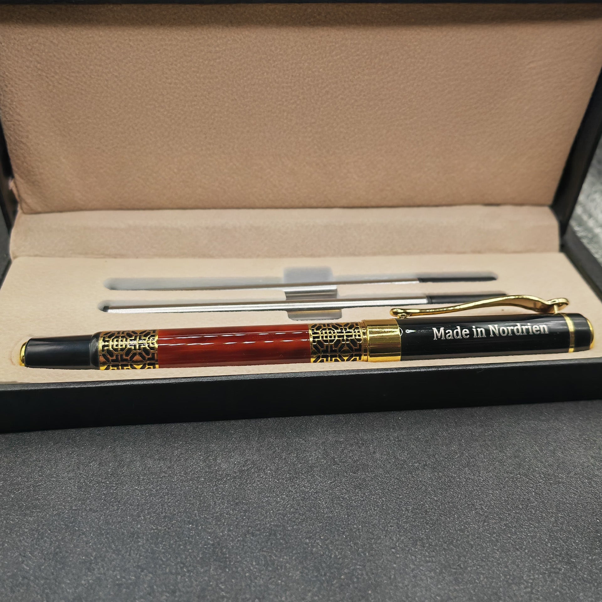 Made in Nordrien - QUEST Stift im Tintenrollerset | inkl. Etui und Ersatzpatronen