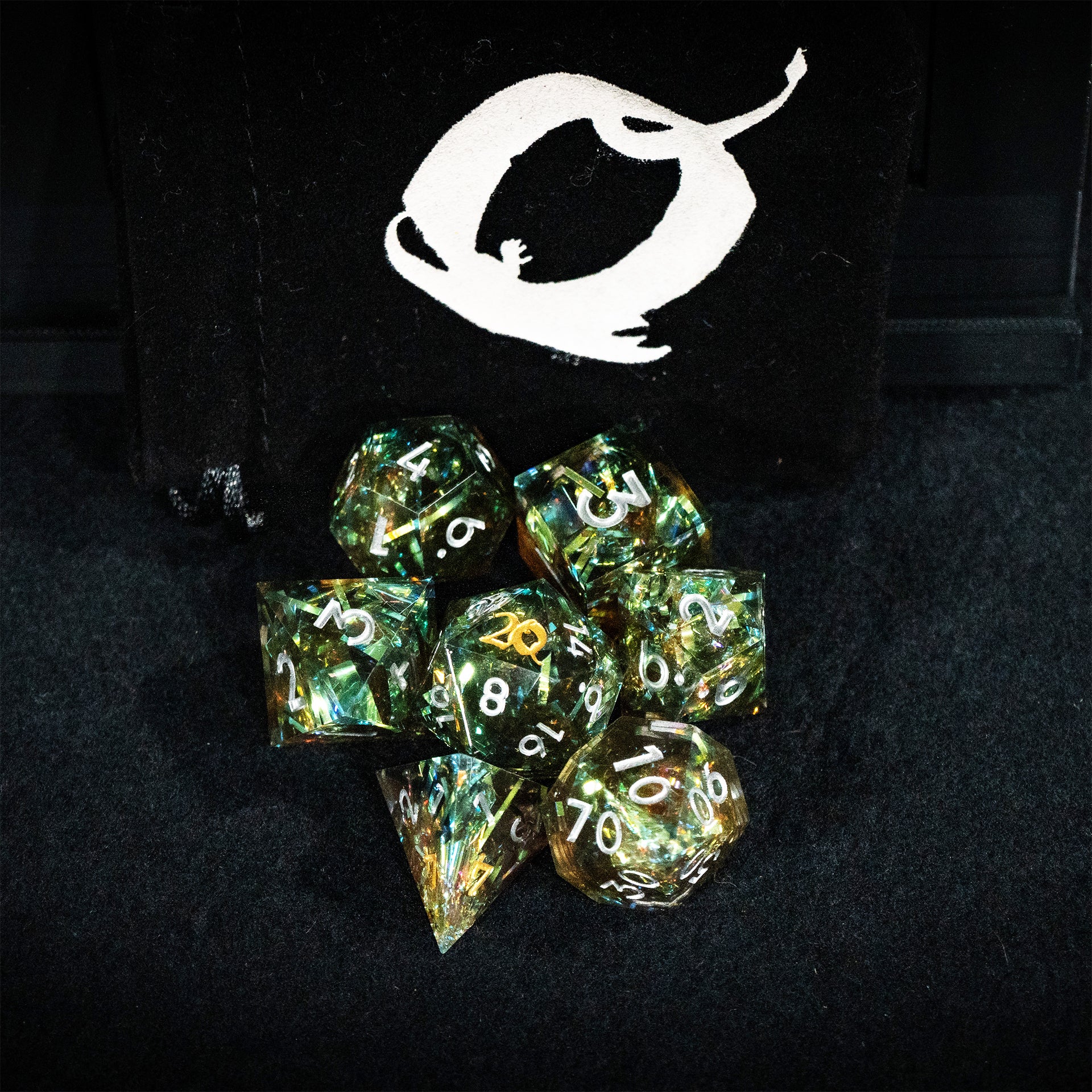 QUEST Premium Diceset | 7-teiliges Würfelset mit QUEST Würfelbeutel