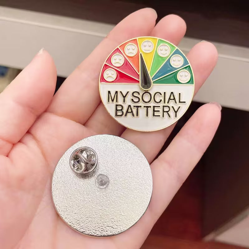 Social Battery Anstecker | Verstellbar aus Metall