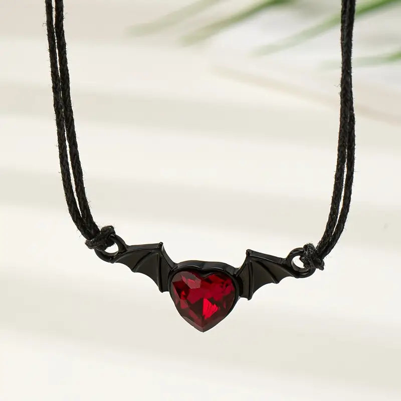 Gothic Vintagekette | Rotes Herz und Fledermausflügel