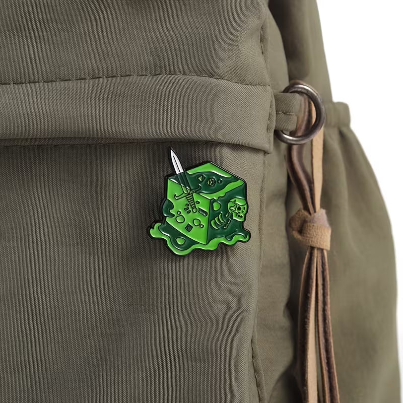 Gelatinous Cube | Emaille Brosche | Anstecker
