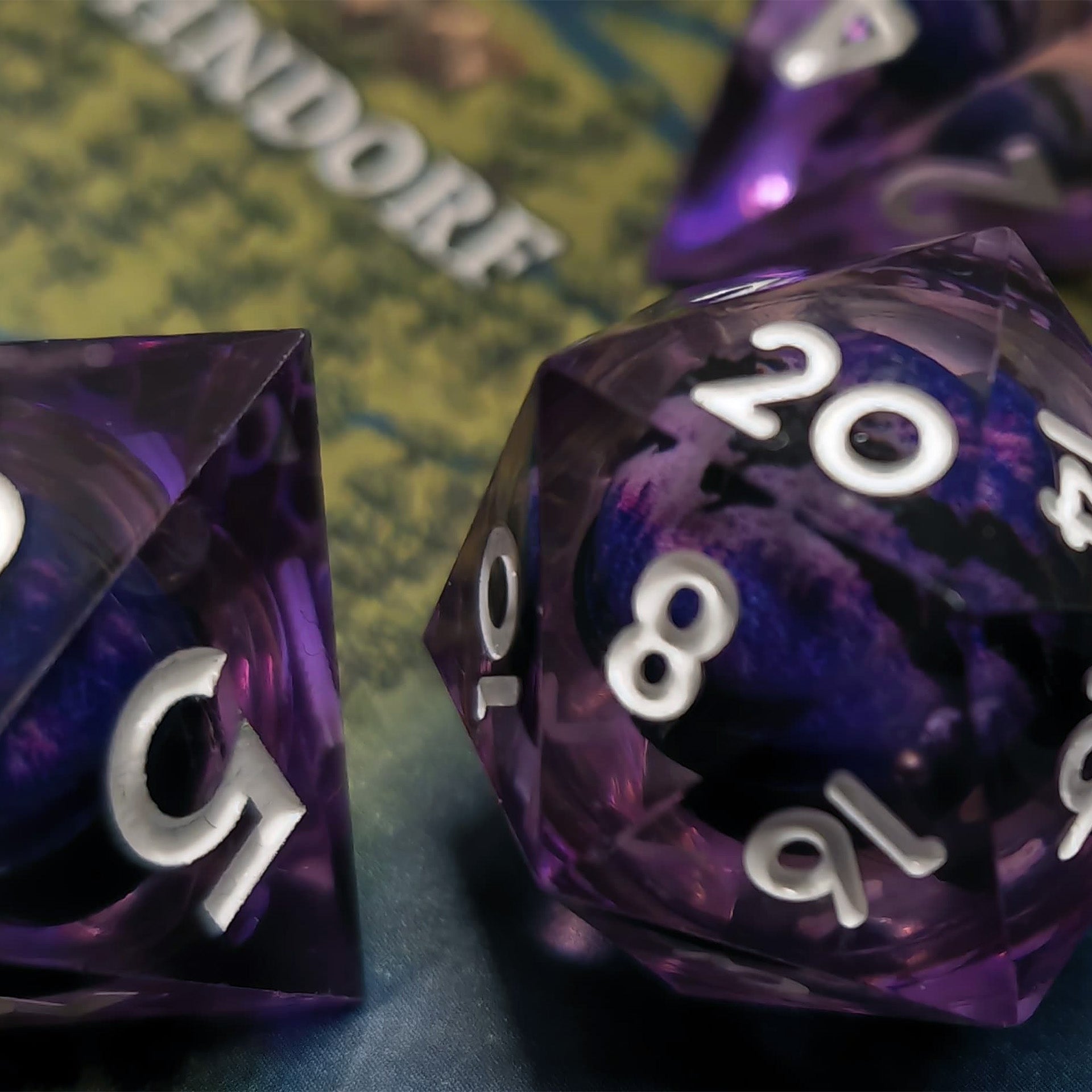 Drachenaugen Würfel mit flüssigem Kern | Violett | Set 7-Teilig