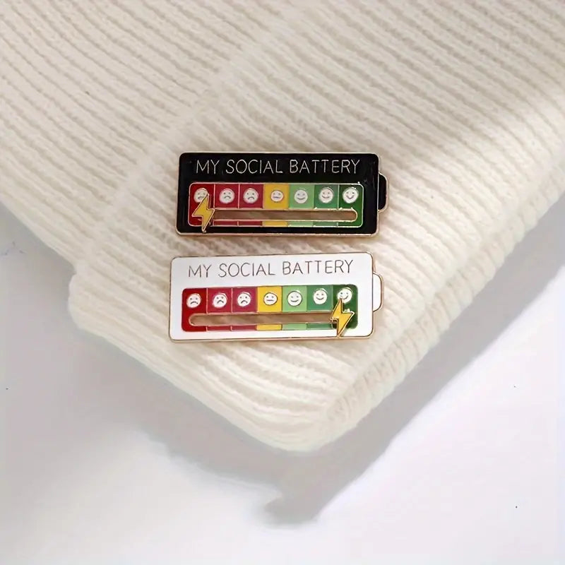 Social Battery Anstecker | Verstellbar aus Metall