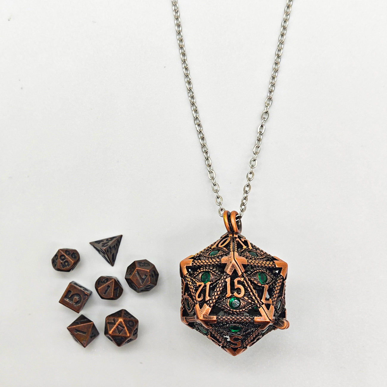 Dragon Eye D20 Kette inkl. Mini-Würfelset | Aufklappbar aus Metall | Halskette