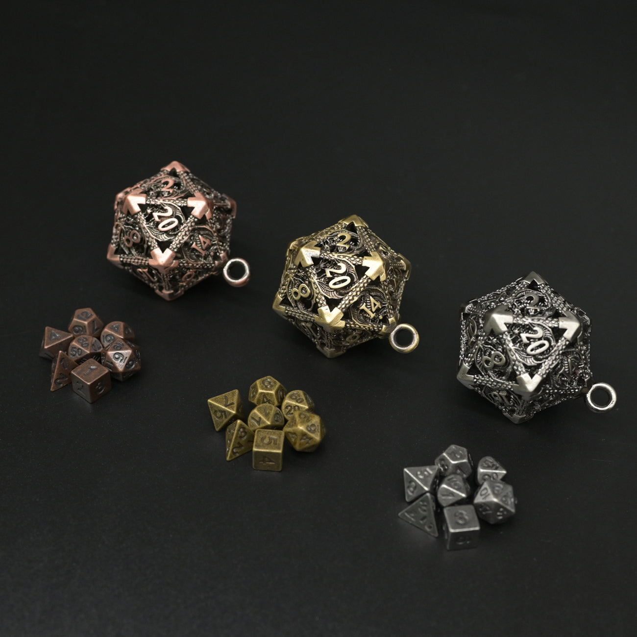 D20 Schlüsselanhänger - Keychain | Mit 7 Würfeln | verschiedene Farben