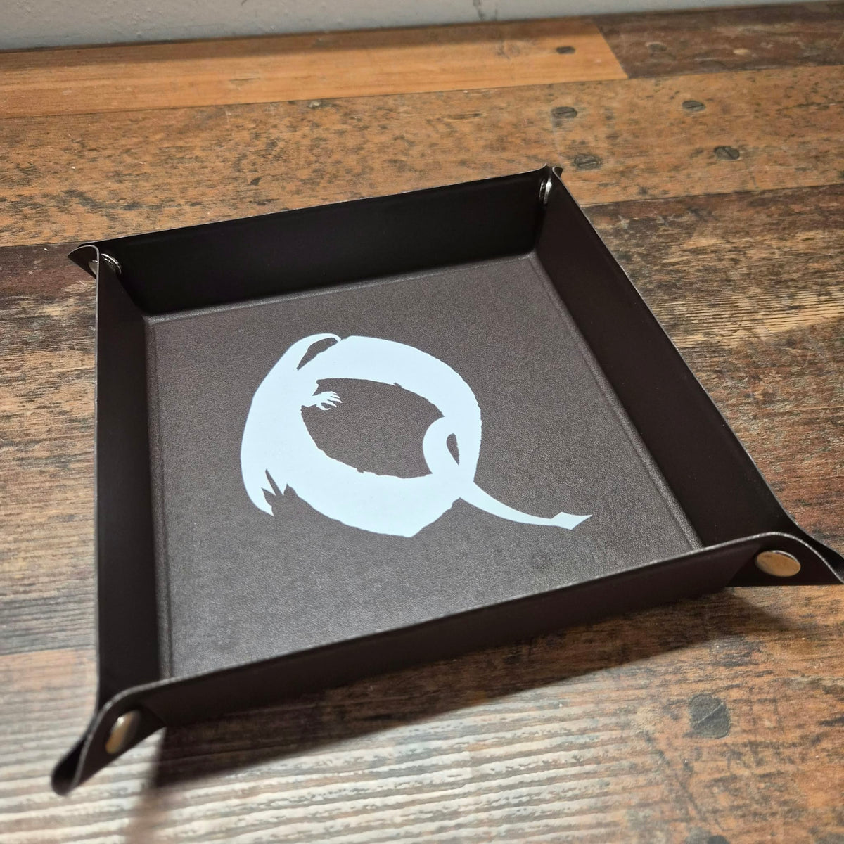 Quest Logo Dicetray | Würfelbox mit Logo