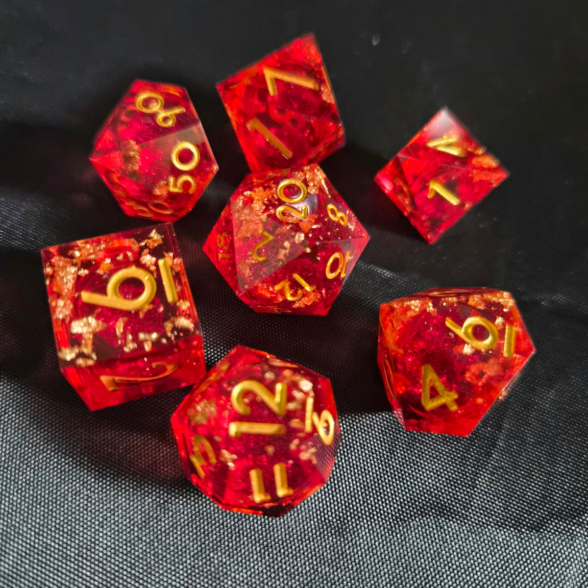 Red Whirlpool Diceset | Flüssiger Kern Premium 7-teiliges Würfelset