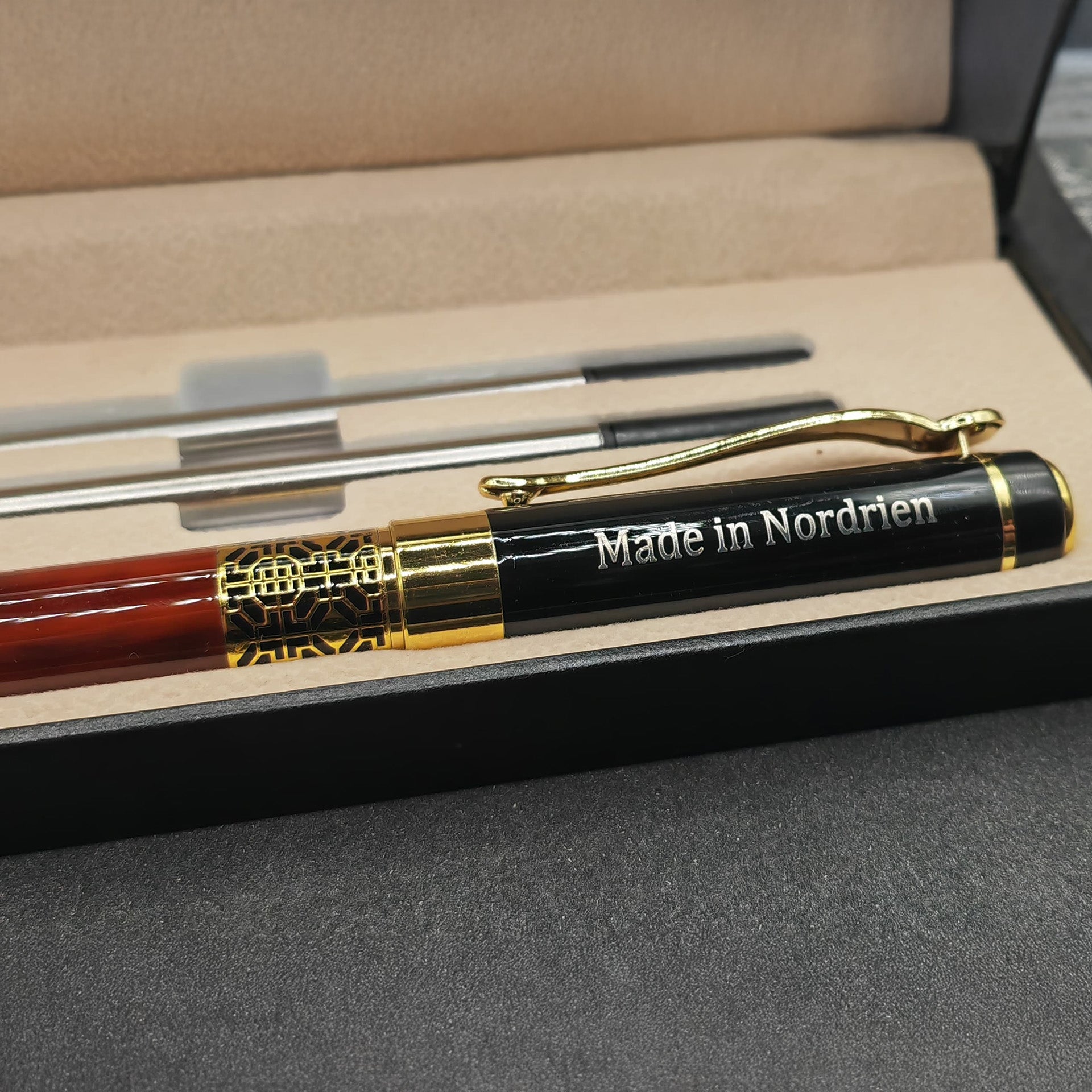 Made in Nordrien - QUEST Stift im Tintenrollerset | inkl. Etui und Ersatzpatronen