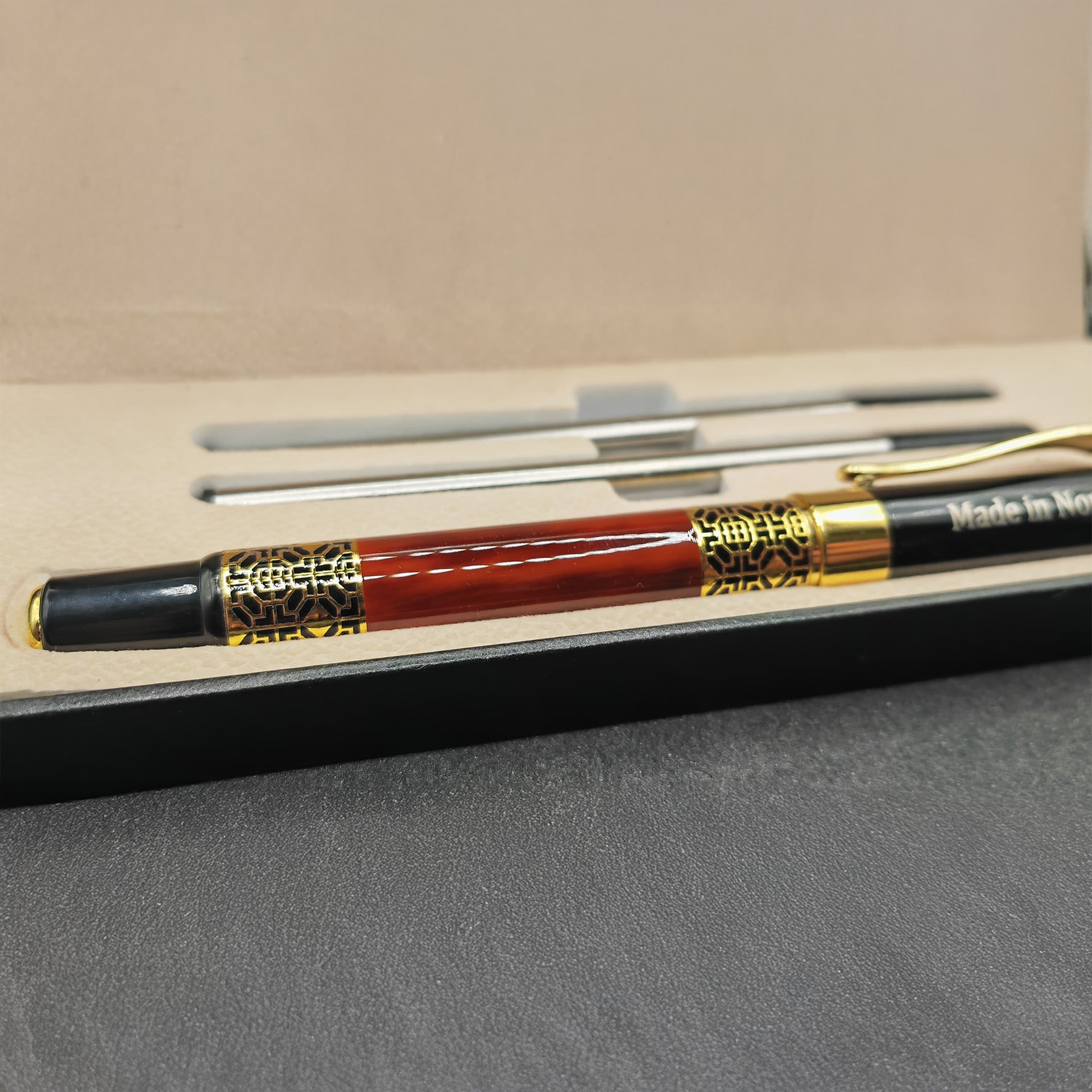Made in Nordrien - QUEST Stift im Tintenrollerset | inkl. Etui und Ersatzpatronen